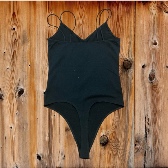 NWT! American Eagle Outfitters Double Strap Bodysuit in Black Size Medium - Picture 2 of 2